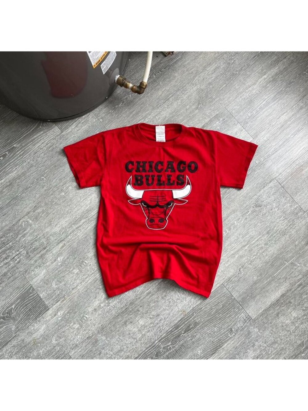 Red / White / Black Chicago Bulls Graphic T-Shirt (Men’s S, Could Fit Women’s M)